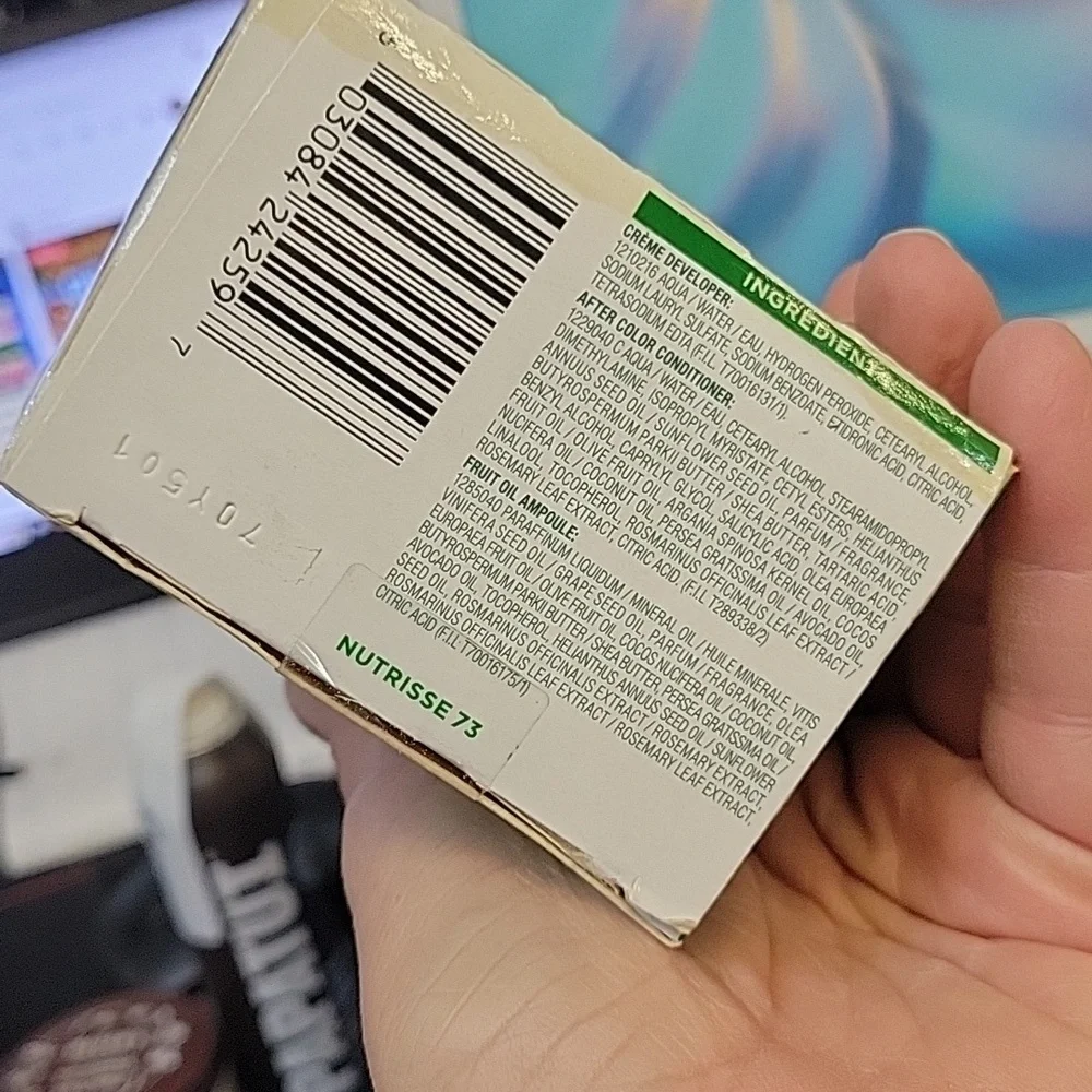 Garnier Nutrisse Ultra Crème - 73 Dark Golden Blonde New in Box
